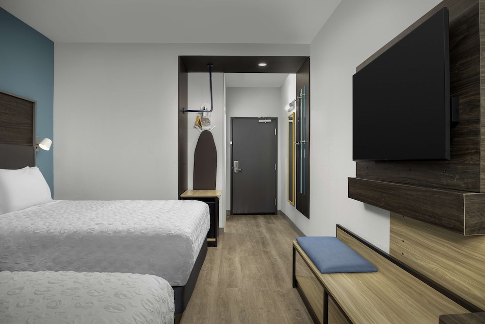 Tru by Hilton North Richland Hills DFW West - photo 10