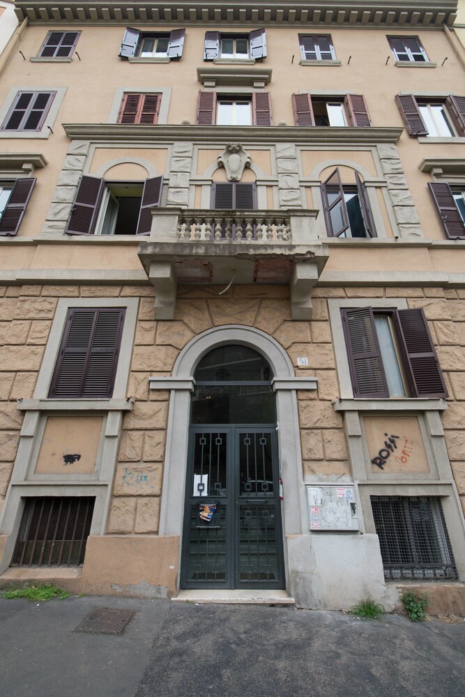 Prince of Rome Superior Rooms — 4-Star Luxury Hotel in Rome, Italy