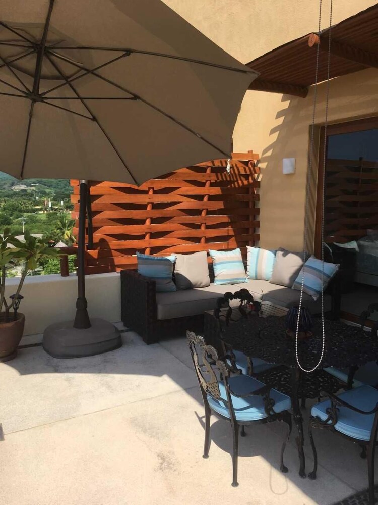 Destino Punta Esmeralda in Cruz De Huanacaxtle, Mexico