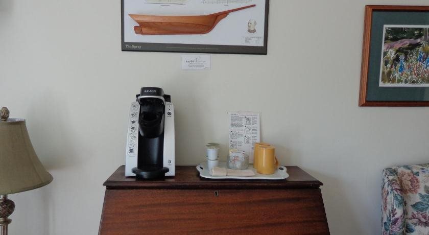 Cooper’s Inn — Shelburne — photo 2