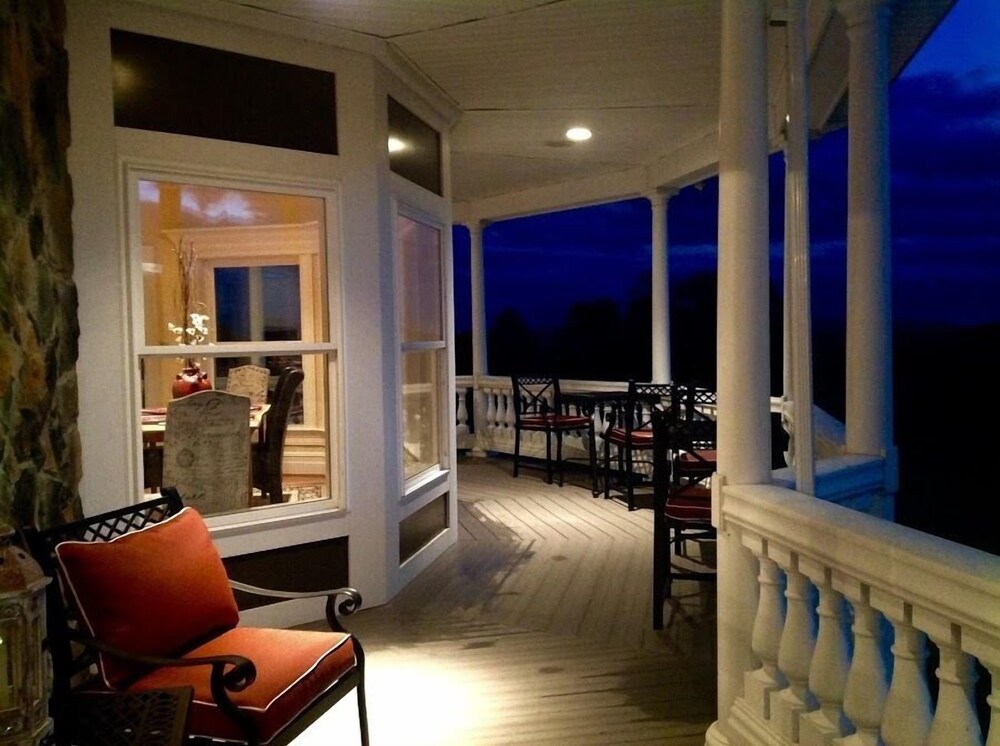 Skyline Vineyard Inn - photo 44