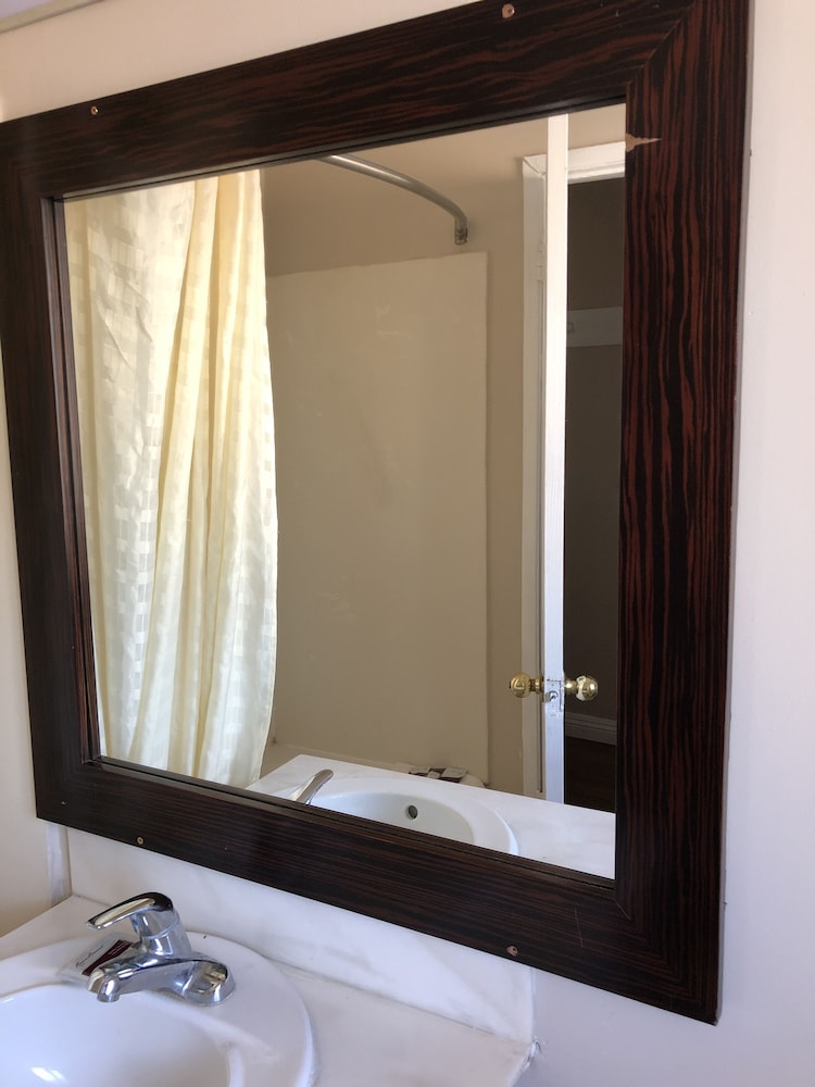 American Inn Ontario - photo 15