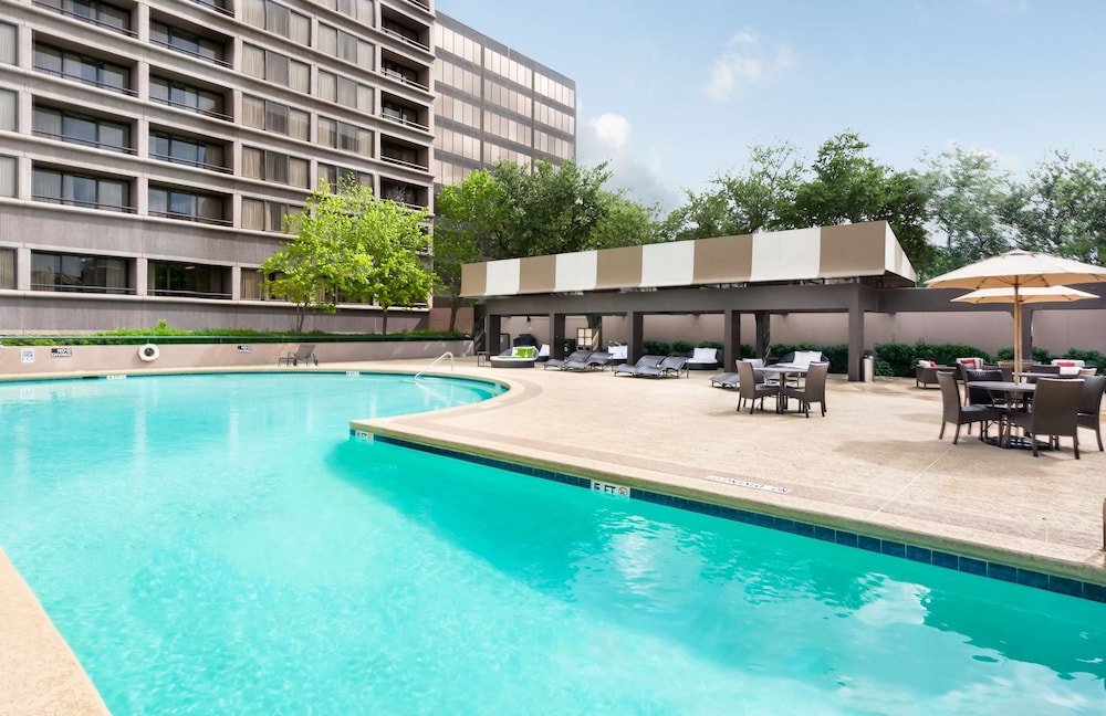 DoubleTree by Hilton Hotel & Suites Houston by the Galleria - photo 41