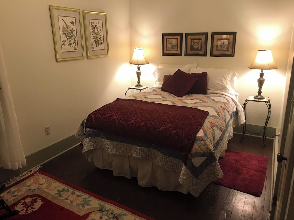 The Queen A Victorian Bed & Breakfast - photo 32