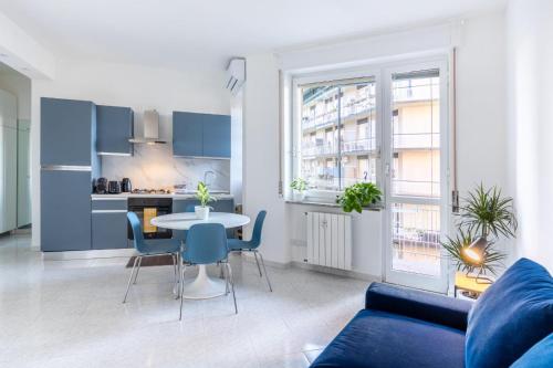 Modern Apartment with balcony vicino CityLife M5 Checkin 24 7 — 4-Star Luxury Hotel in Milan, Italy