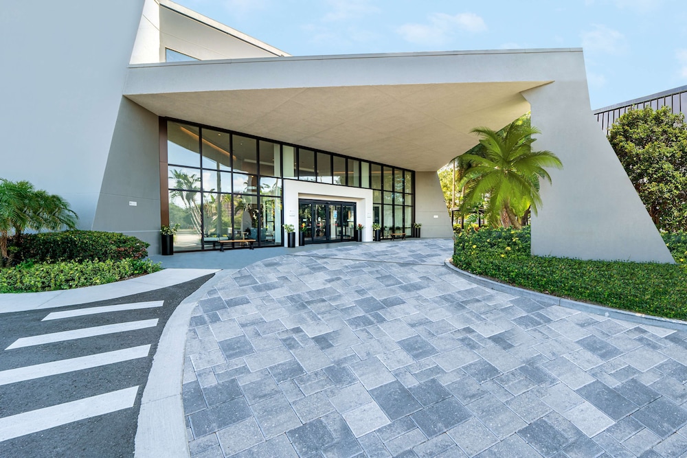 DoubleTree by Hilton Tampa Rocky Point Waterfront - photo 60