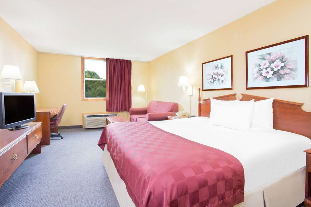 Ramada by Wyndham Angola Fremont Area - photo 10