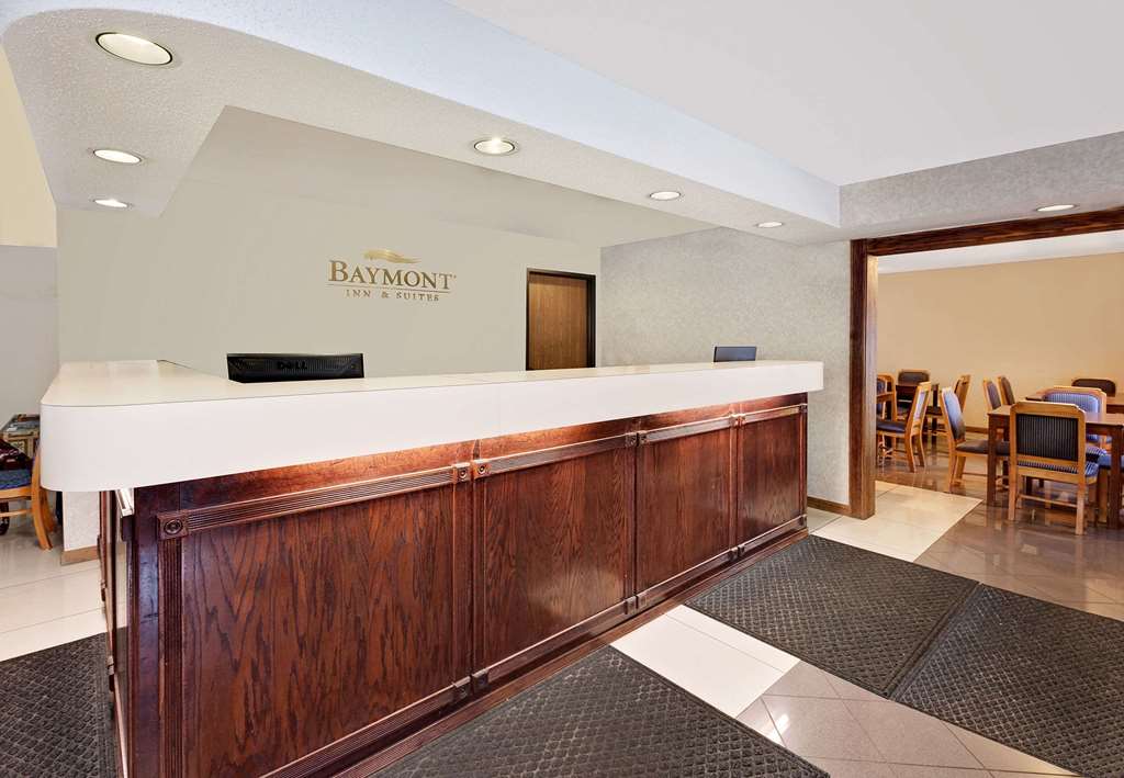 Baymont by Wyndham Battle Creek Downtown - photo 3