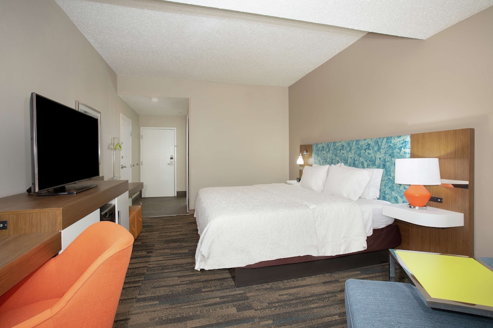 Hampton Inn & Suites Kansas City Merriam - photo 18