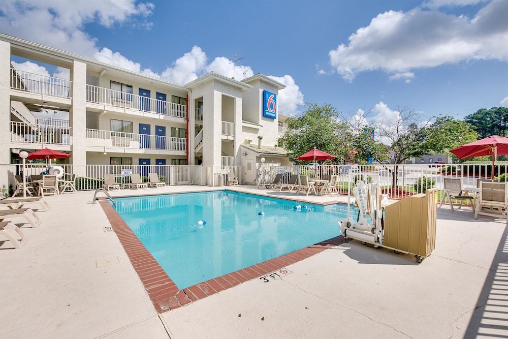 Motel 6 Columbia West - photo 22