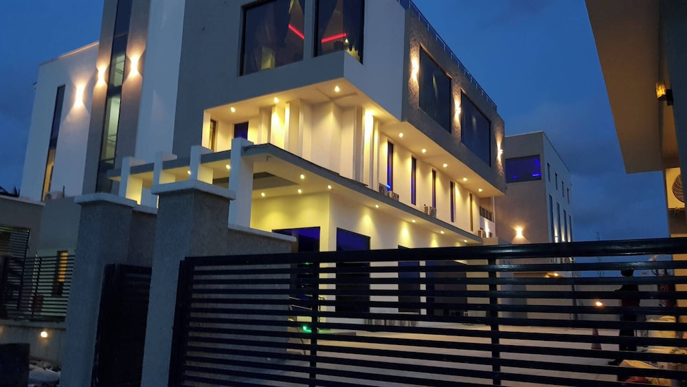 Kair Serviced Apartment — 4-Star Luxury Hotel in Benin City, Nigeria