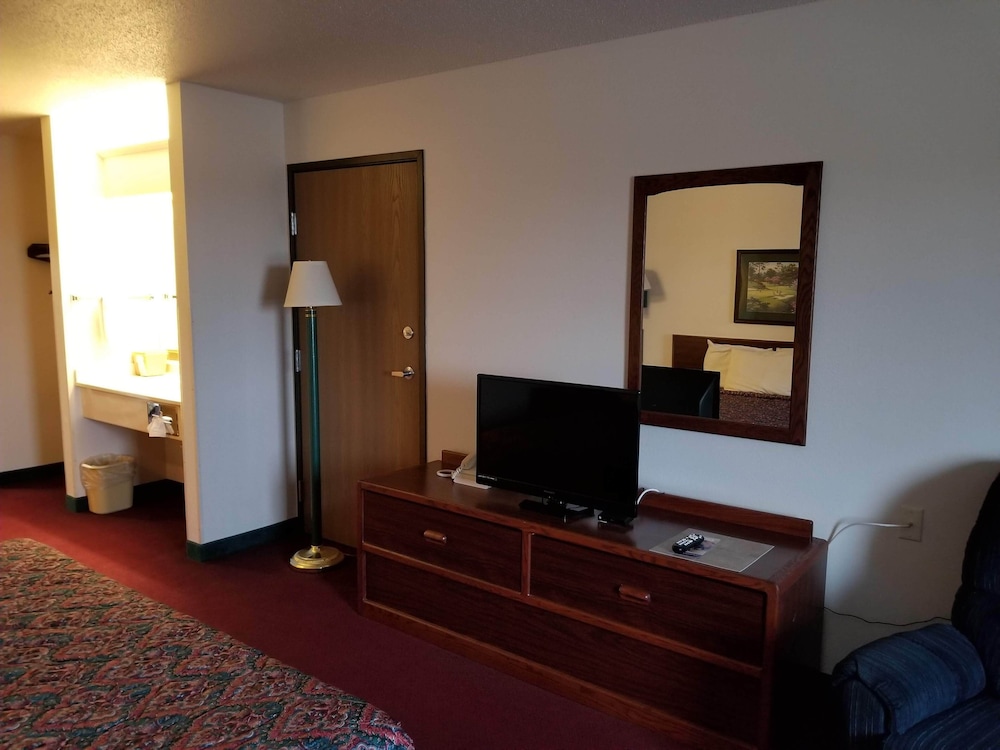 Bilmar Inn & Suites Dell Rapids Near Sioux Falls - photo 37