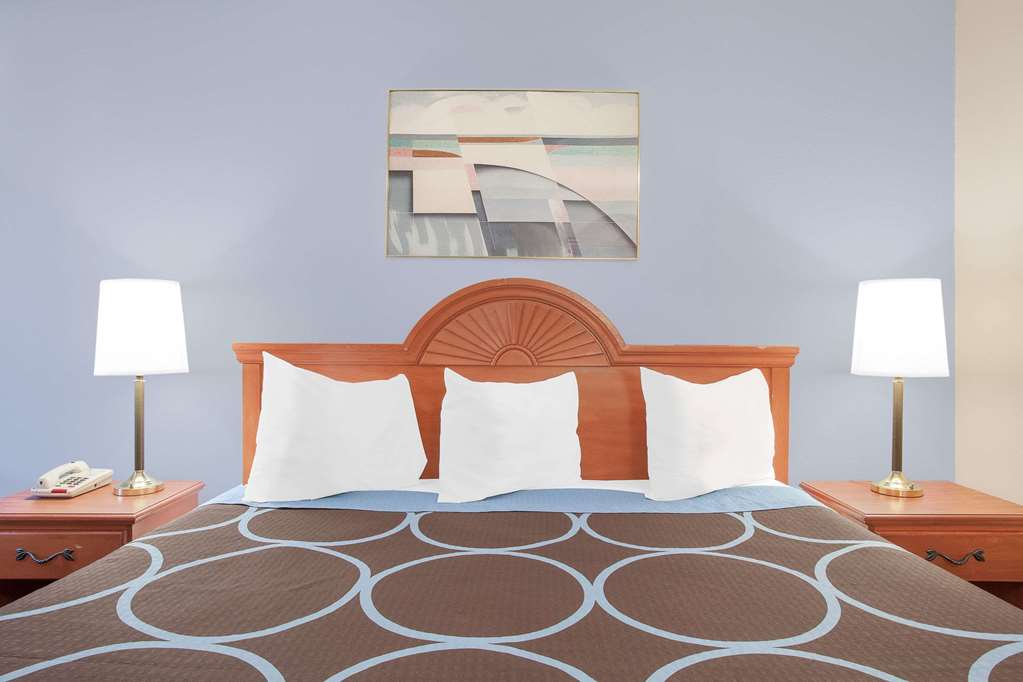 Super 8 by Wyndham Middletown - photo 8