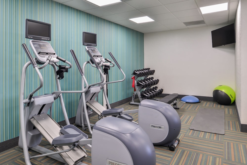Holiday Inn Express & Suites Kansas City Lee's Summit by IHG - photo 22