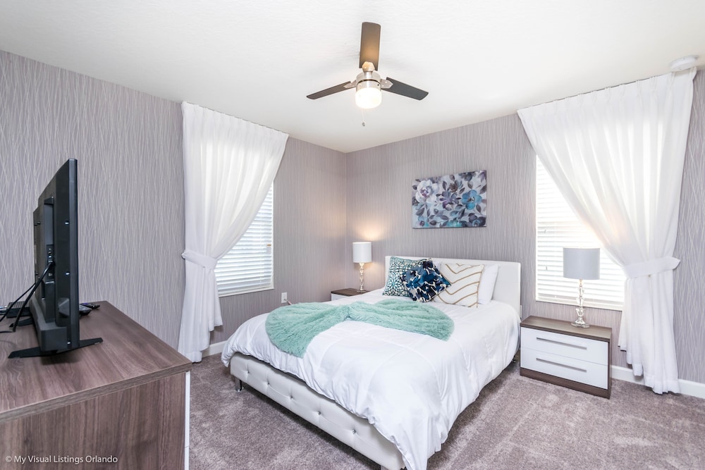 1686 Champions Gate 8 Bedroom Resort Villa Kissimmee - photo 5