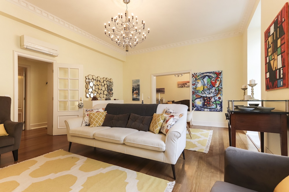 Downtown Premium by Homing — 4-Star Luxury Hotel in Lisbon, Portugal