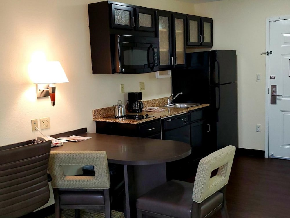 Candlewood Suites Houston Medical Center - photo 13