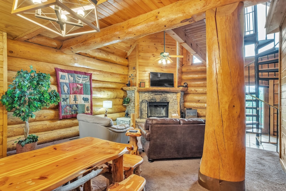 Royal Views Private Mountain Top Cabin 2 Bedroom Cabin by Heavenly Views Resort - photo 19