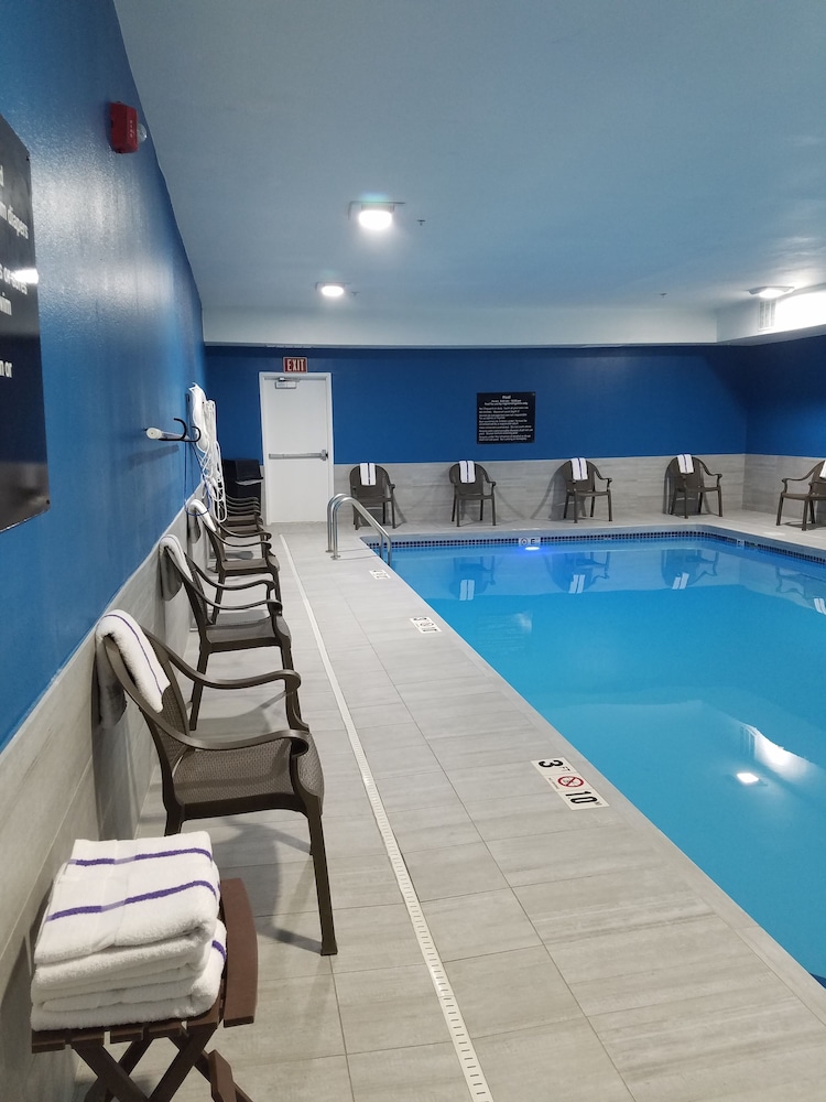 Hampton Inn Kansas City Blue Springs - photo 27