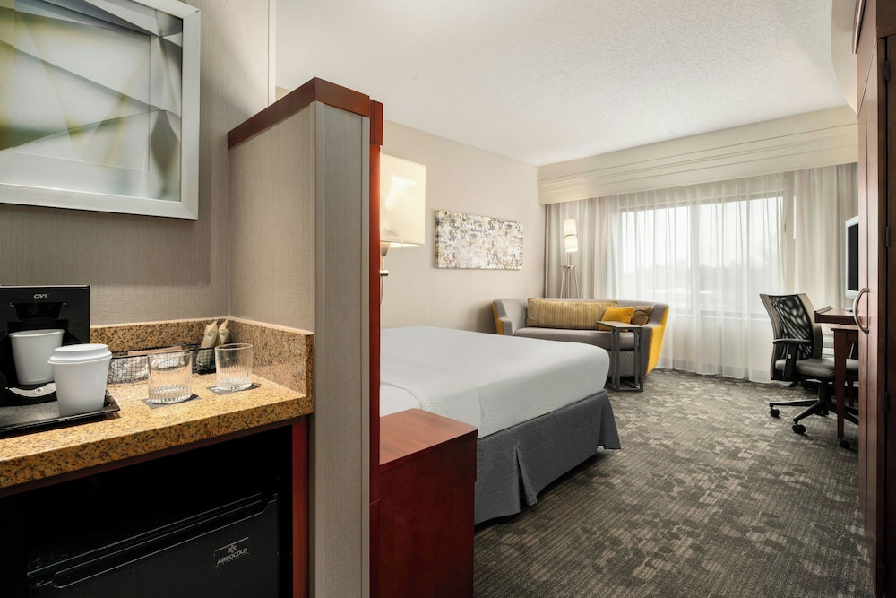 Courtyard by Marriott Salisbury - photo 15