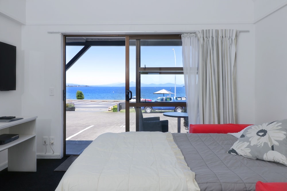 Gables Lakefront Motel — hotel in Taupo