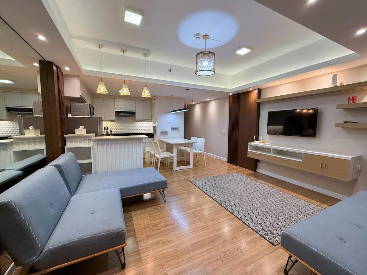 Modern 1BR Unit in Abreeza Place T2 with Pay Parking — 4-Star Luxury Hotel in Davao, Philippines
