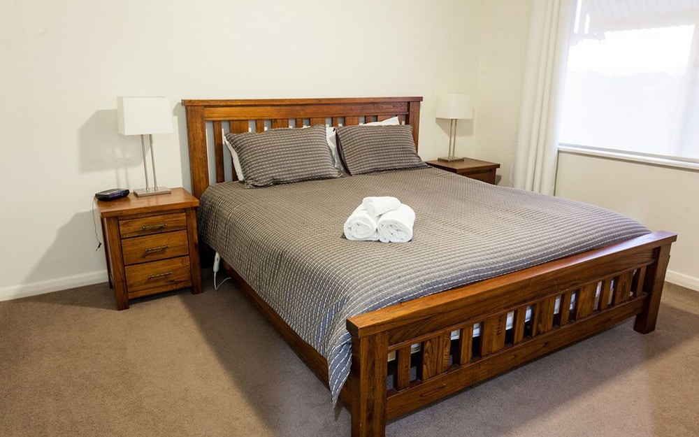Point Lonsdale Holiday Apartments Adults only — Point Lonsdale — photo 5