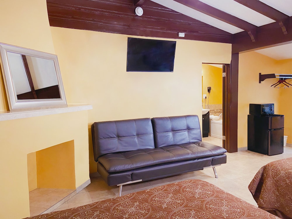 El Patio Inn Near Universal Studios Hollywood - photo 13