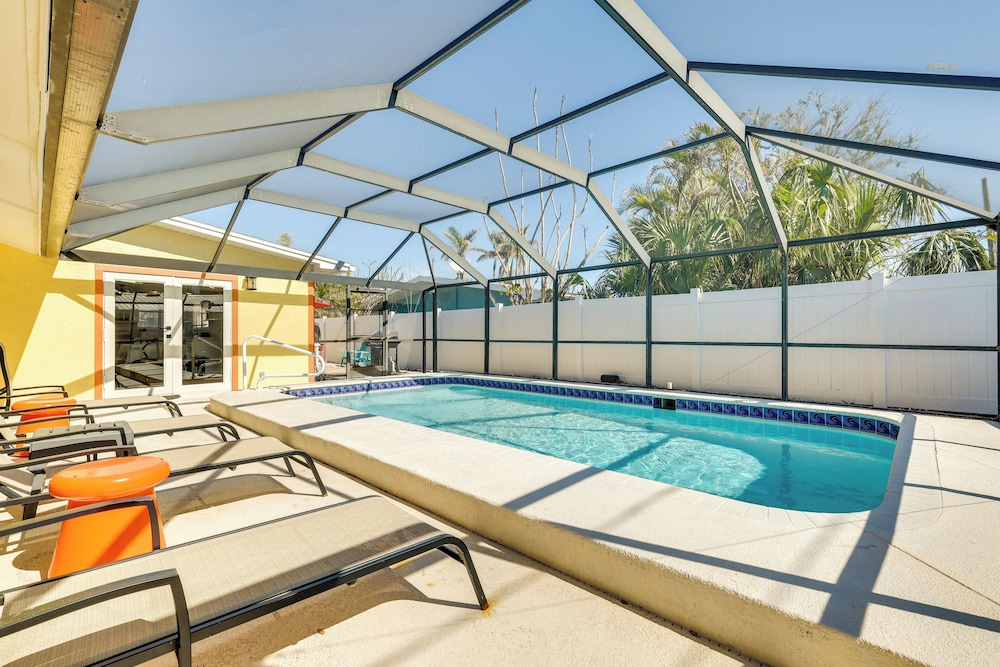Walk to Fort Myers Beach: Family friendly Getaway — 4-Star Luxury Hotel in Fort Myers Beach, United States