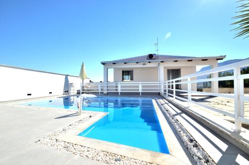 Villa White private pool — 4-Star Luxury Hotel in Alcamo, Italy