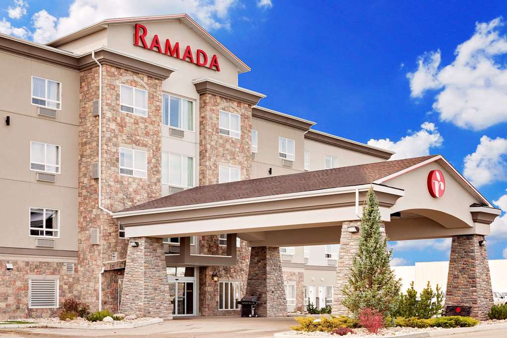 Ramada by Wyndham Stettler — hotel in Stettler