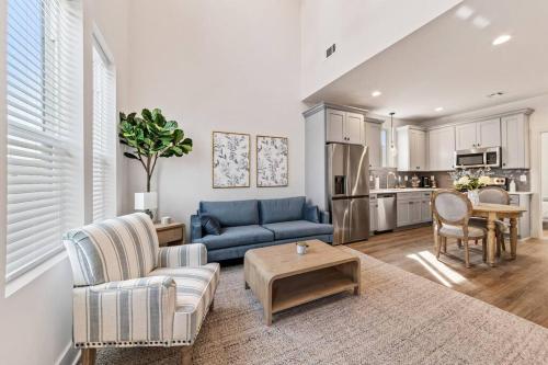 Cypress House Cozy Chic and yours to book now — 4-Star Luxury Hotel in Lafayette, United States
