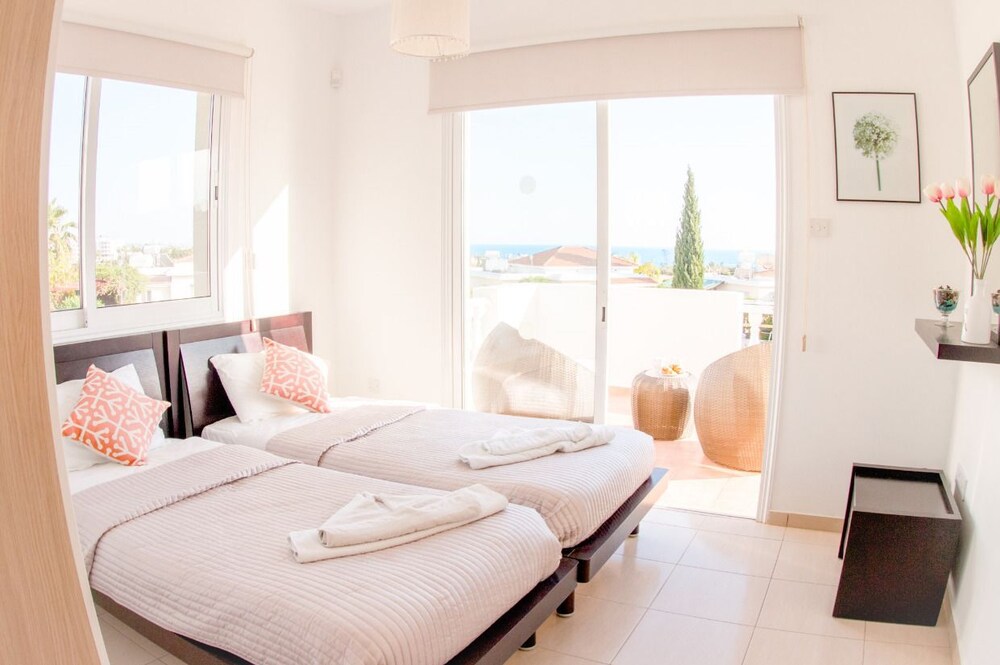 Villa Alysia by Ezoria Villas