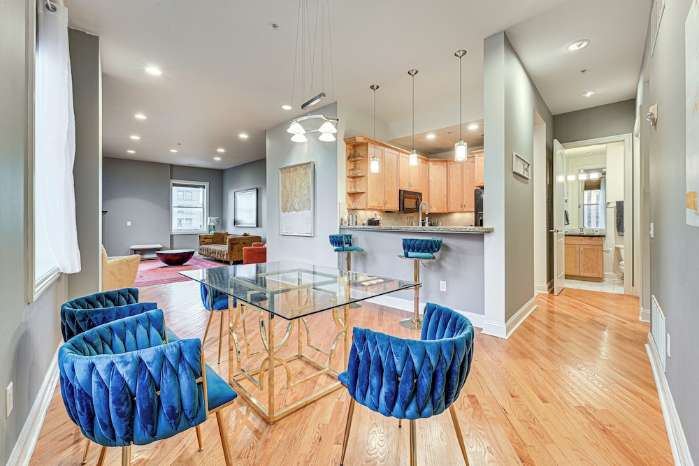 Heart of Dtwn Omaha Historical Apt with Perks — 4-Star Luxury Hotel in Omaha, United States