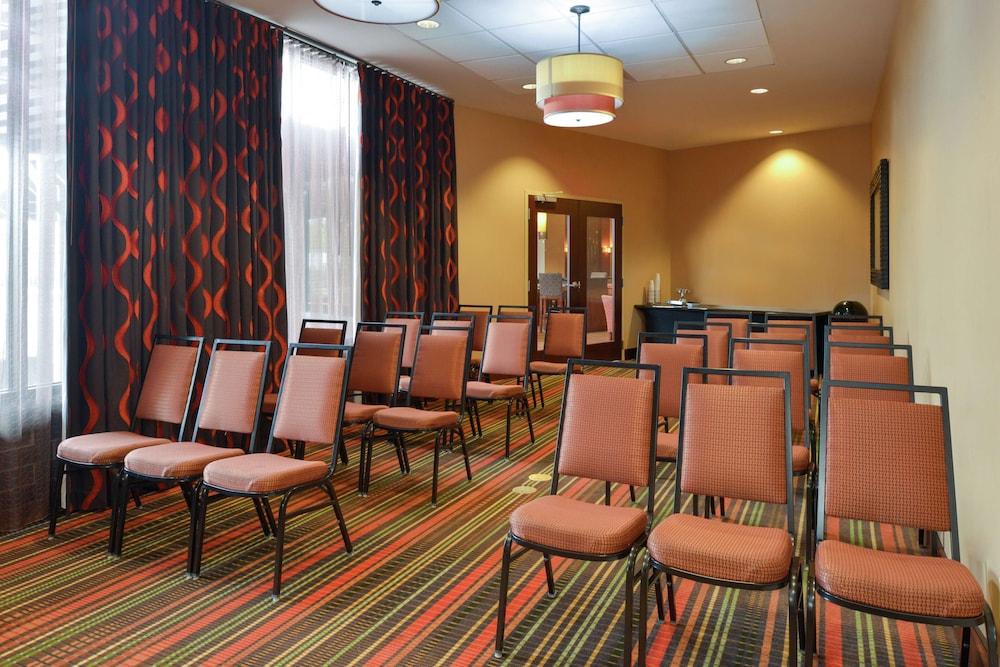 Hampton Inn Frederick - photo 48