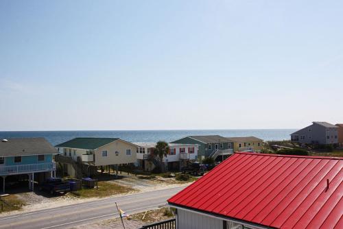 This Is It by Oak Island Accommodations - photo 2