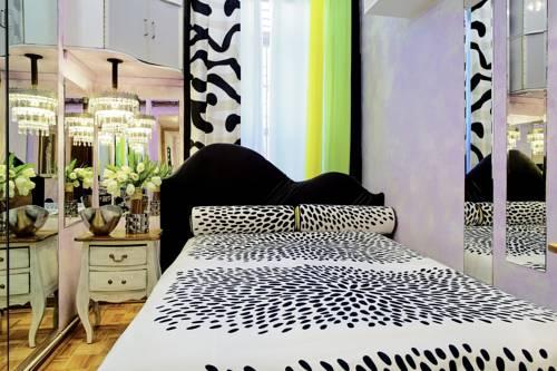 The International Cozy Inn - photo 14