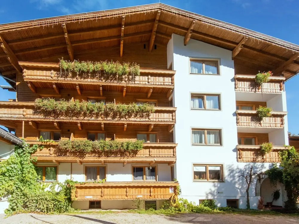Chalet in Oberau near Ski Slopes — 4-Star Luxury Hotel in Oberau, Austria
