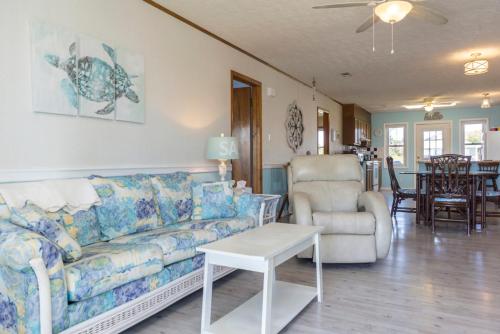 Out of the Blue by Oak Island Accommodations - photo 41