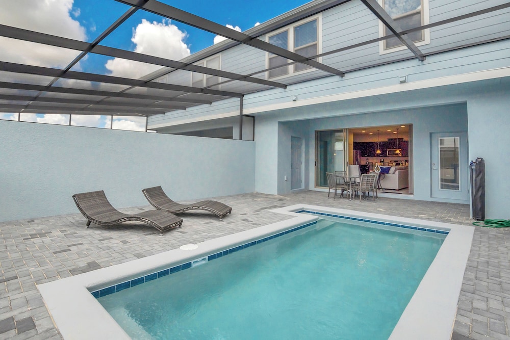 2407 Dubai Street in Kissimmee, United States