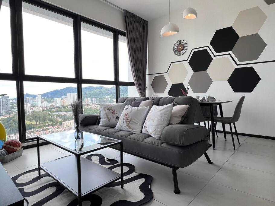 Georgetown Urban Family & Baby Friendly Home with Skypool Seaview — 4-Star Luxury Hotel in George Town, Malaysia