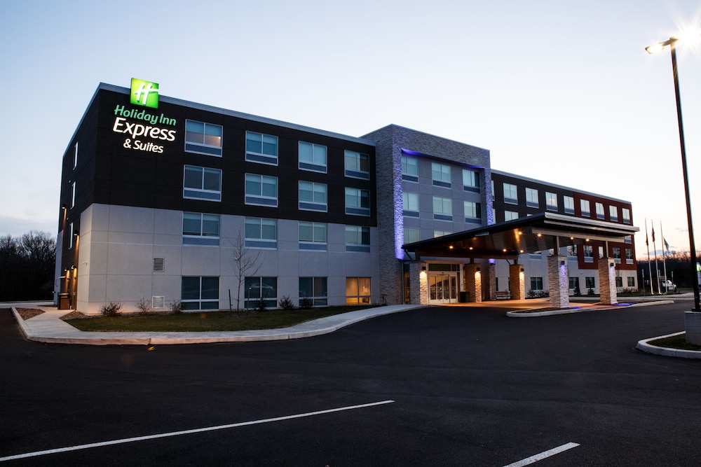 Holiday Inn Express and Suites Gettysburg by IHG - photo 55