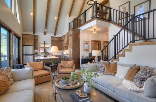 Bha Luxury A Frame — hotel in Creede