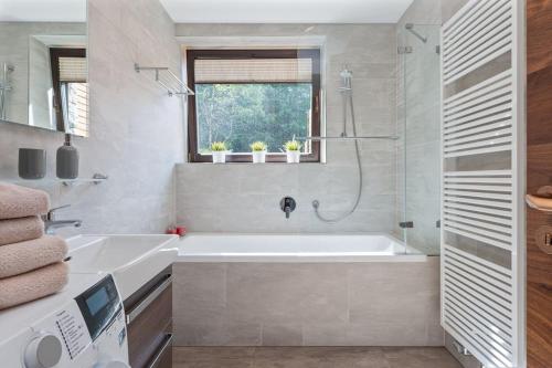Apartment Adélka 104 private wellness whirlpool sauna parking — 4-Star Luxury Hotel in Spindleruv Mlyn, Czech Republic