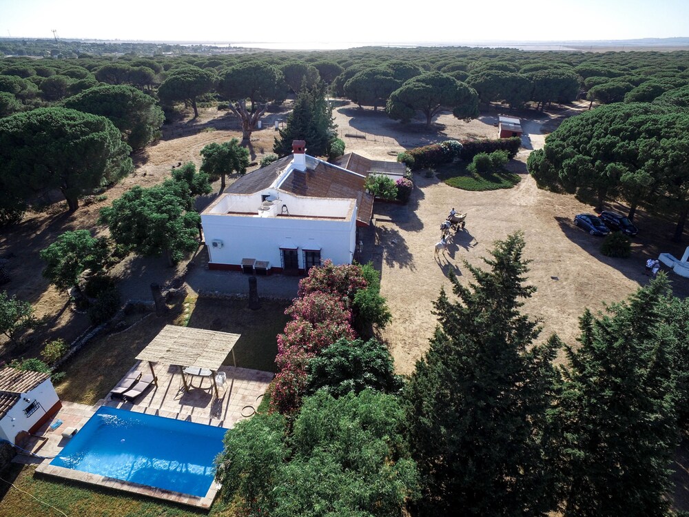Casa de Campo Dehesa de las Yeguas — 4-Star Luxury Hotel in Puerto Real, Spain