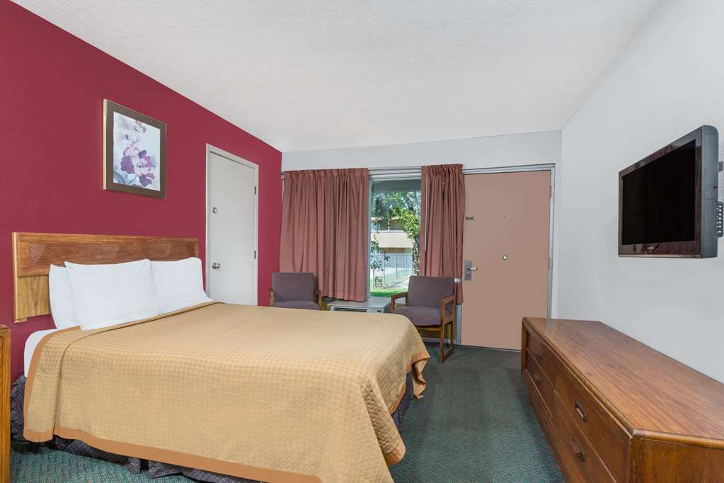 Days Inn by Wyndham Mt. Sterling - photo 6