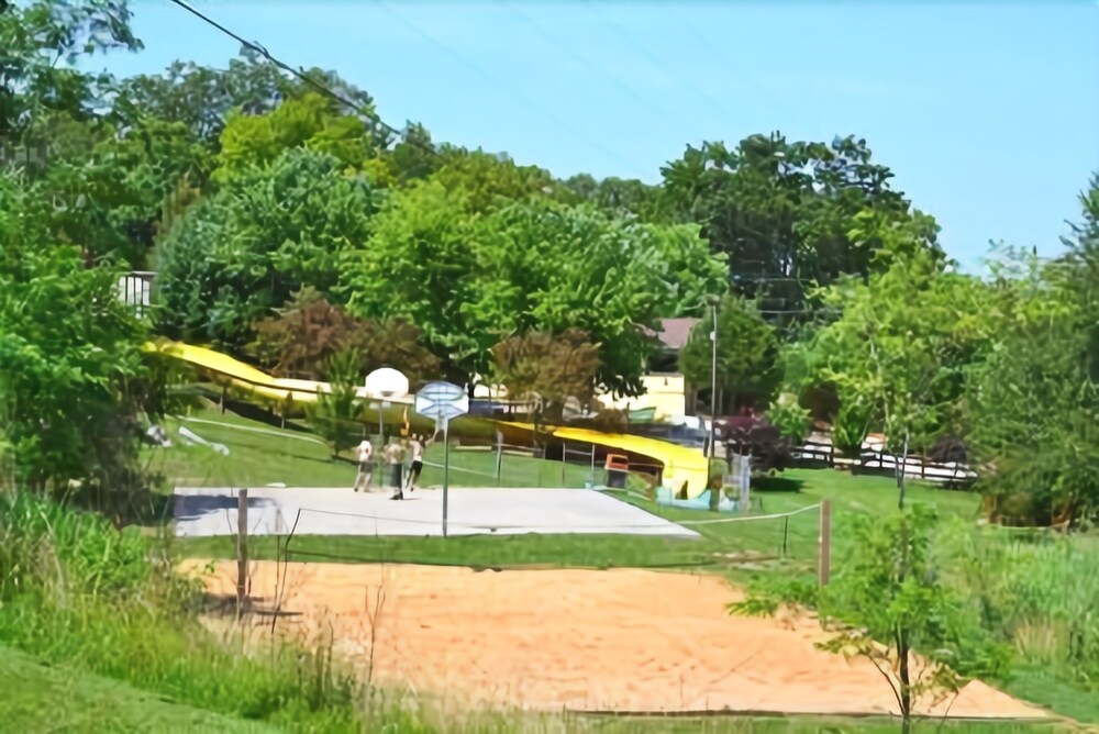 Yogi Bear's Jellystone Park Camp Resort - photo 25