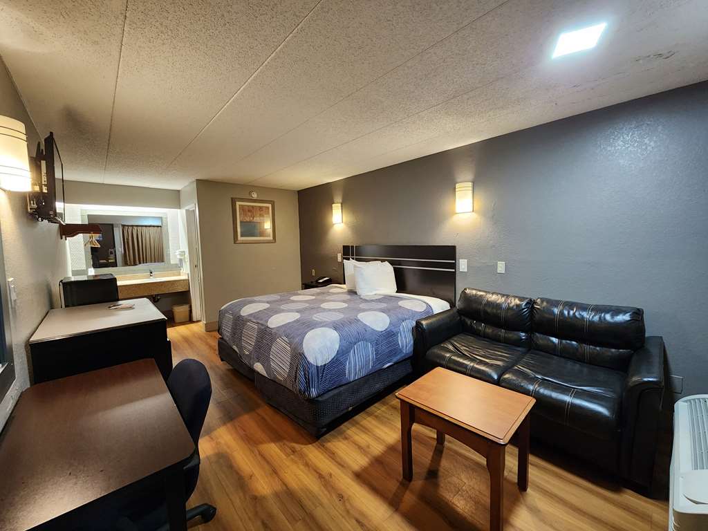 Americas Best Value Inn & Suites Little Rock at Scott Hamilton Dr - photo 11