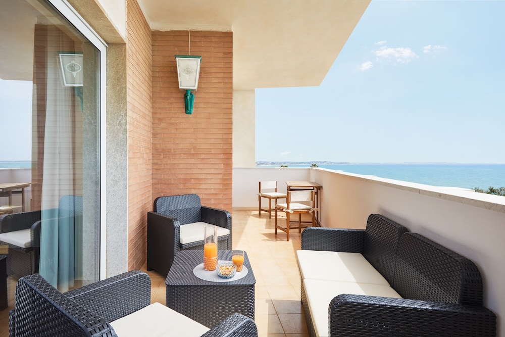 Appartamento Cerasuolo Case Sicule — 4-Star Luxury Hotel in Pozzallo, Italy