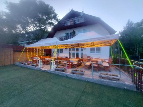 Attila's Guest House — 4-Star Luxury Hotel in Budaors, Hungary